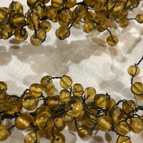 Gorgeous Yellow gold glass berry garland - Picture 5 of 7